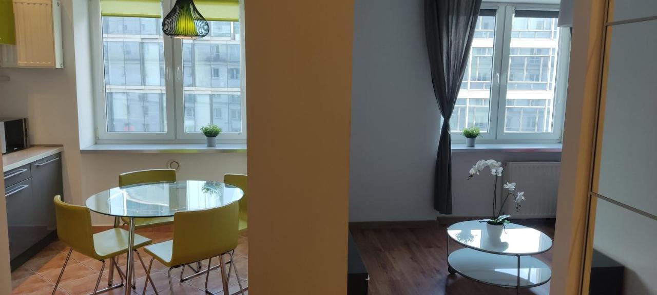 Be My Guest - Krucza Elegant Apartment - Rondo De Gaulle'A Center Of Warsaw Metro Wi-Fi Breakfast Bagian luar foto