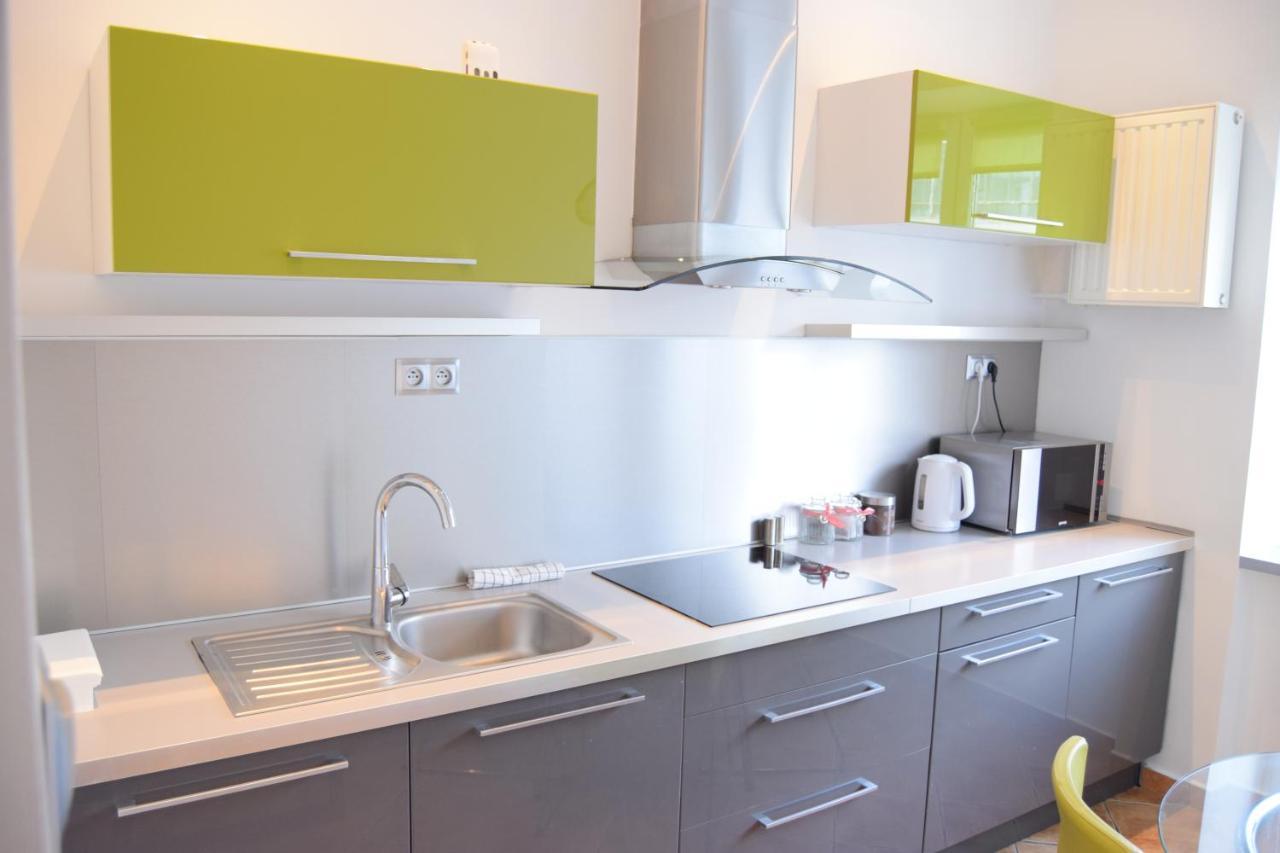 Be My Guest - Krucza Elegant Apartment - Rondo De Gaulle'A Center Of Warsaw Metro Wi-Fi Breakfast Bagian luar foto
