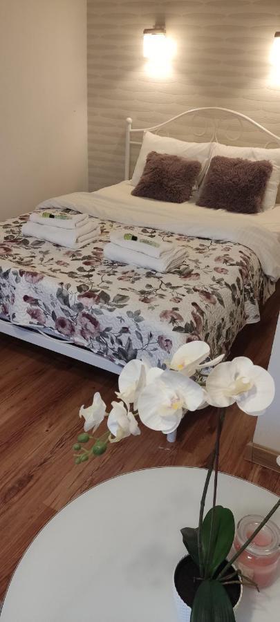 Be My Guest - Krucza Elegant Apartment - Rondo De Gaulle'A Center Of Warsaw Metro Wi-Fi Breakfast Bagian luar foto