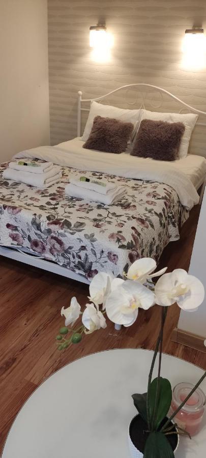 Be My Guest - Krucza Elegant Apartment - Rondo De Gaulle'A Center Of Warsaw Metro Wi-Fi Breakfast Bagian luar foto