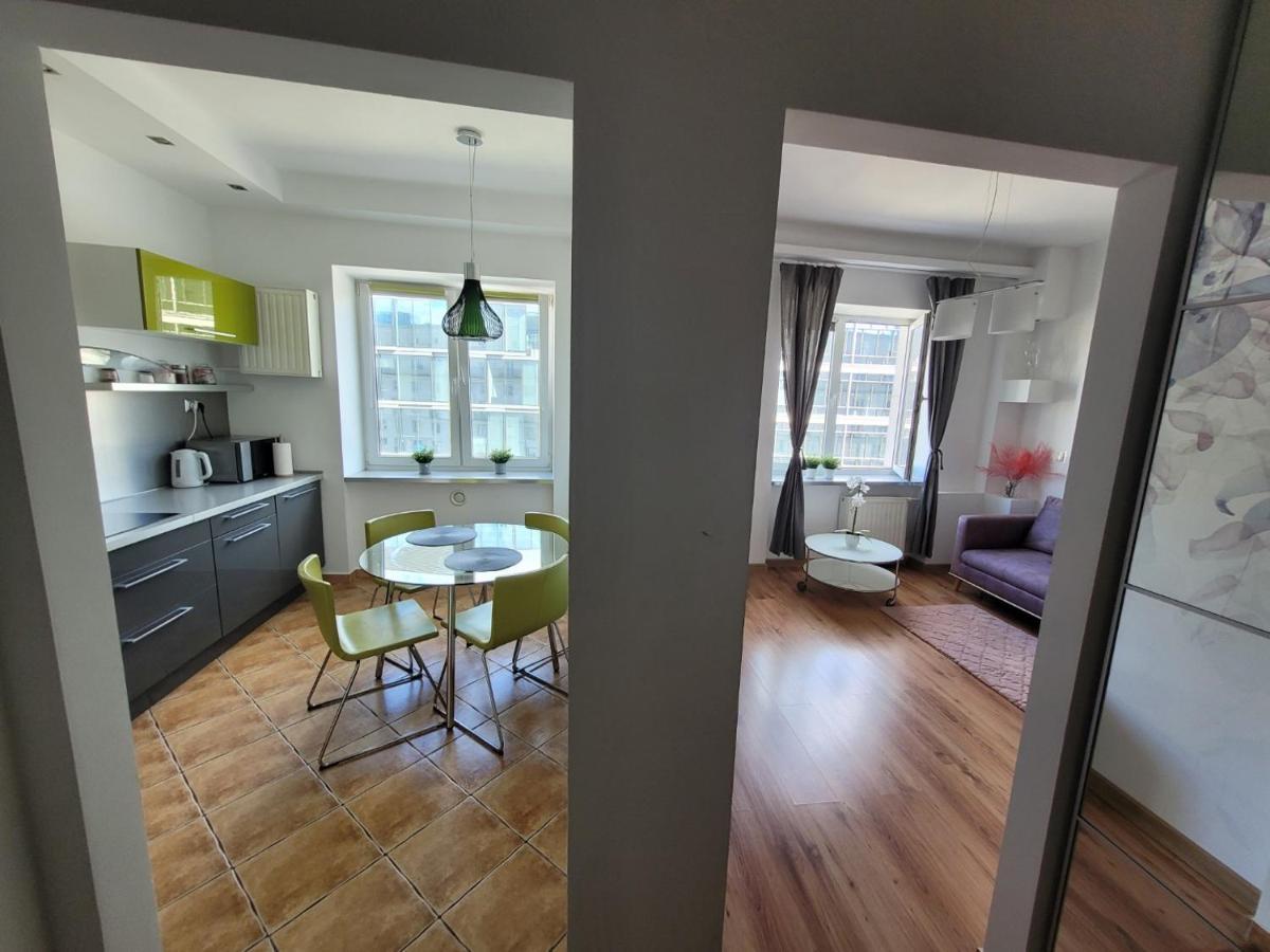 Be My Guest - Krucza Elegant Apartment - Rondo De Gaulle'A Center Of Warsaw Metro Wi-Fi Breakfast Bagian luar foto