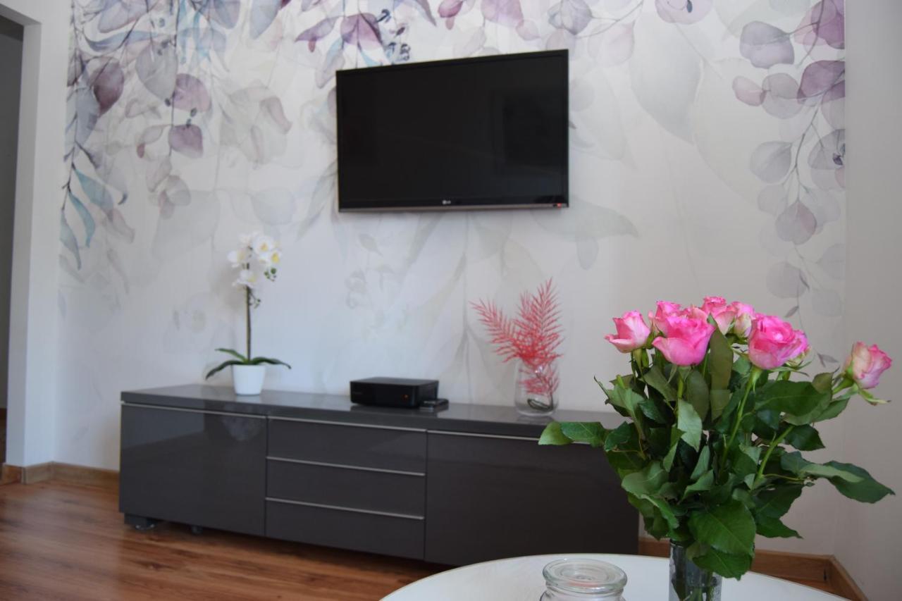 Be My Guest - Krucza Elegant Apartment - Rondo De Gaulle'A Center Of Warsaw Metro Wi-Fi Breakfast Bagian luar foto
