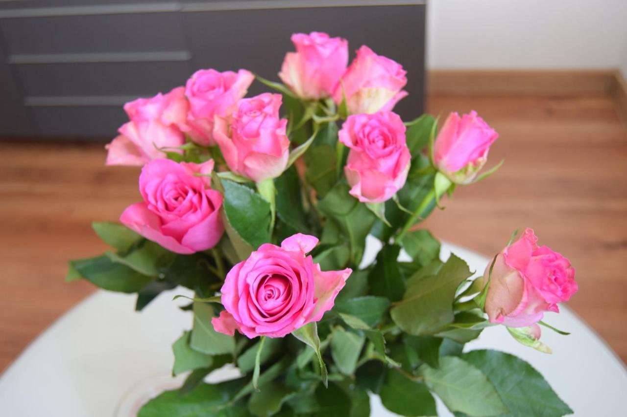 Be My Guest - Krucza Elegant Apartment - Rondo De Gaulle'A Center Of Warsaw Metro Wi-Fi Breakfast Bagian luar foto