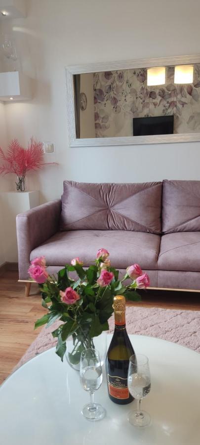 Be My Guest - Krucza Elegant Apartment - Rondo De Gaulle'A Center Of Warsaw Metro Wi-Fi Breakfast Bagian luar foto