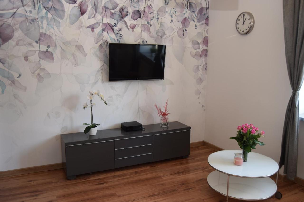 Be My Guest - Krucza Elegant Apartment - Rondo De Gaulle'A Center Of Warsaw Metro Wi-Fi Breakfast Bagian luar foto