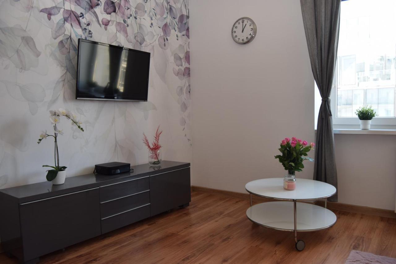 Be My Guest - Krucza Elegant Apartment - Rondo De Gaulle'A Center Of Warsaw Metro Wi-Fi Breakfast Bagian luar foto